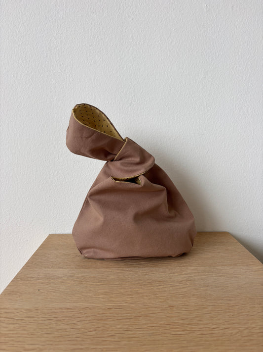 Knudetaske vendbar